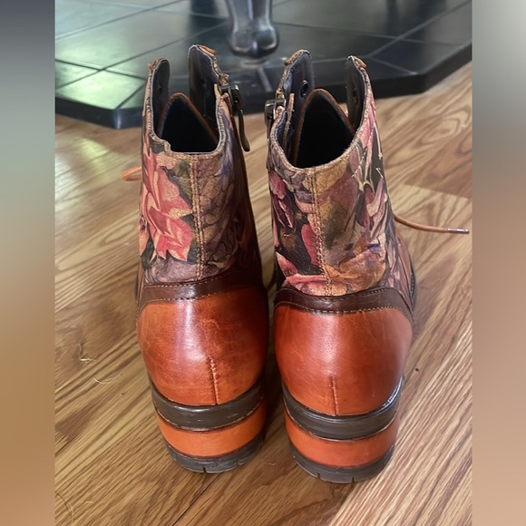 L’Artiste Floral Booties - Picture 2 of 6